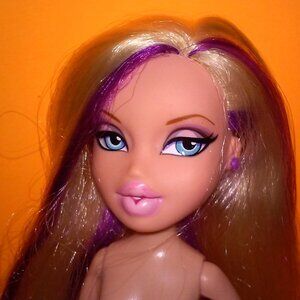 Bratz doll Cloe on the Mic with purple streaks in her hair